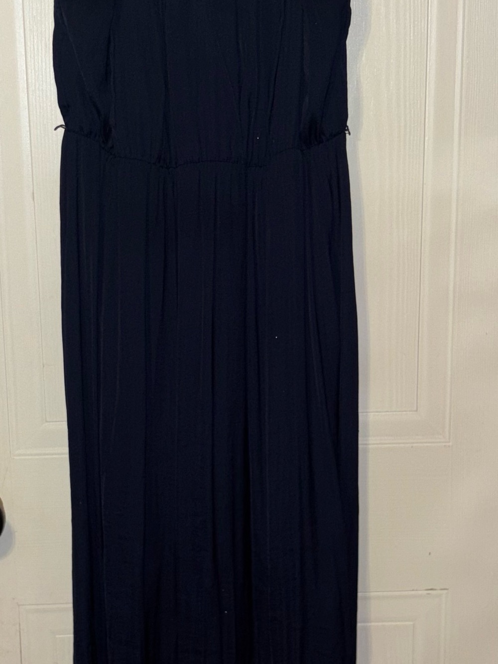 Jennifer Lopez Black Maxi Dress - Sleeveless Flowing Silhouette